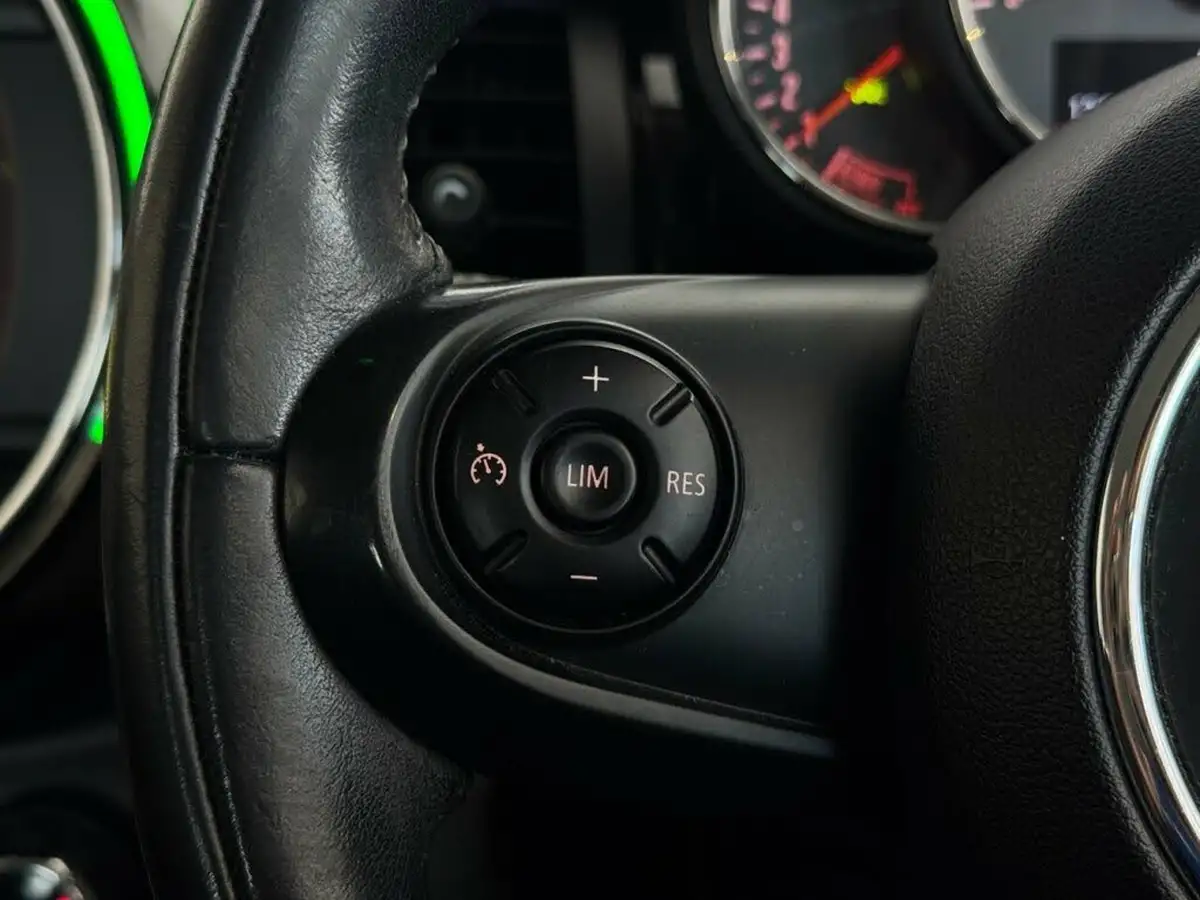 2015-mini-cooper-12-one-media-xlss-3d-big-12