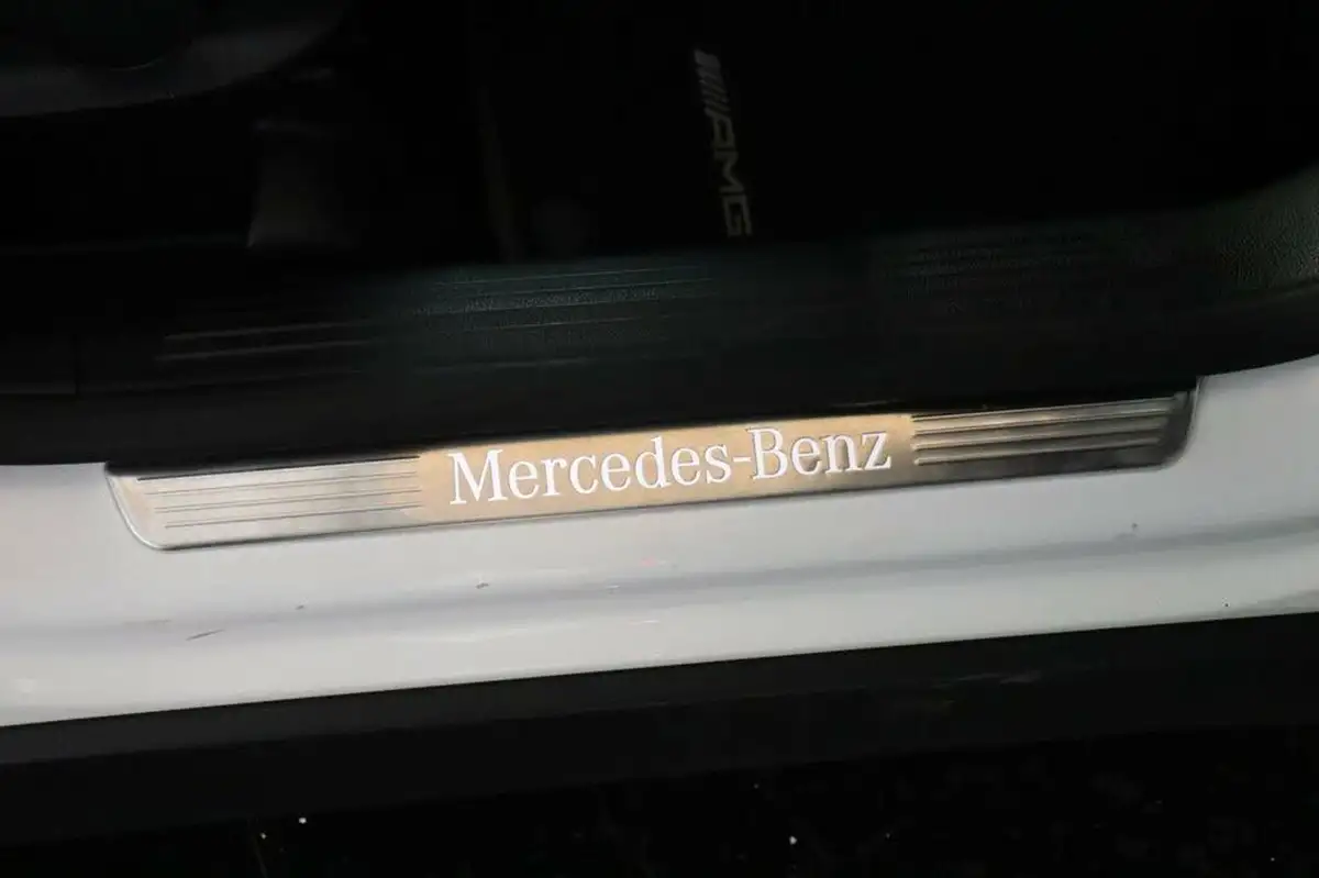 2021-mercedes-benz-glb-class-13-glb200-amg-line-premium-7g-tronic-big-20