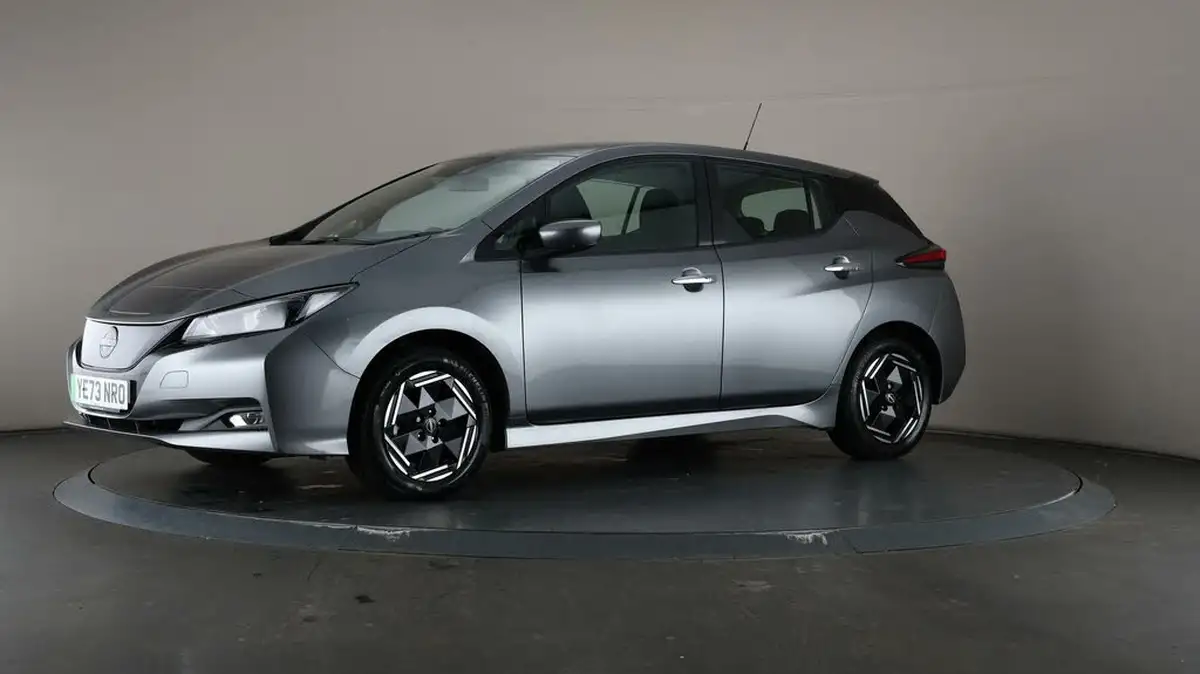 2023-nissan-leaf-e-acenta-39kwh-big-39