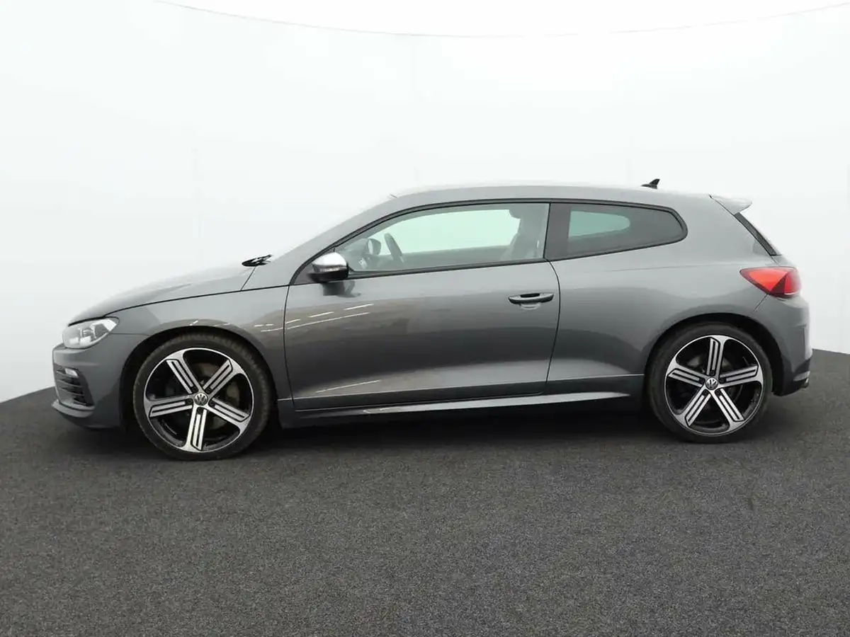 2018-volkswagen-scirocco-20-tsi-r-dsg-big-4