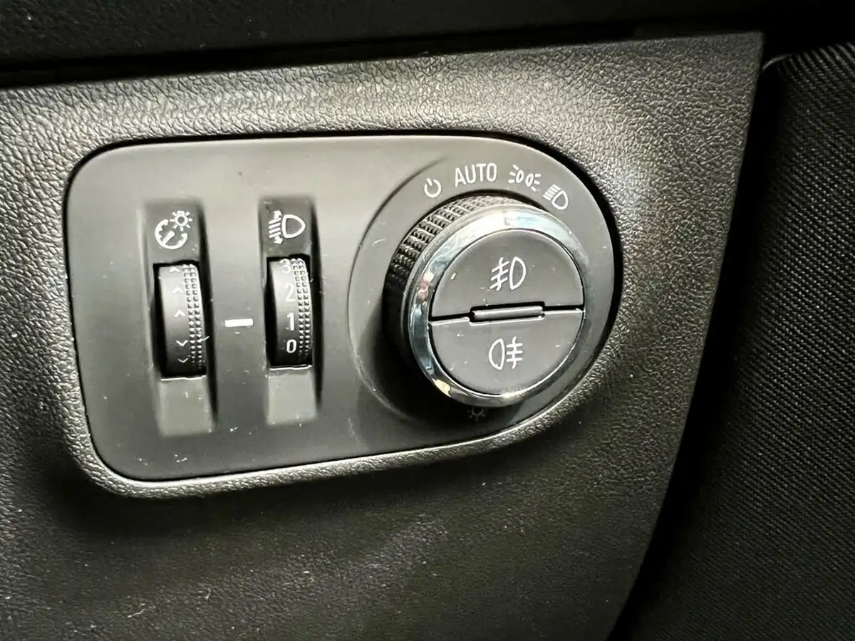 2018-vauxhall-corsa-14i-energy-ac-big-28
