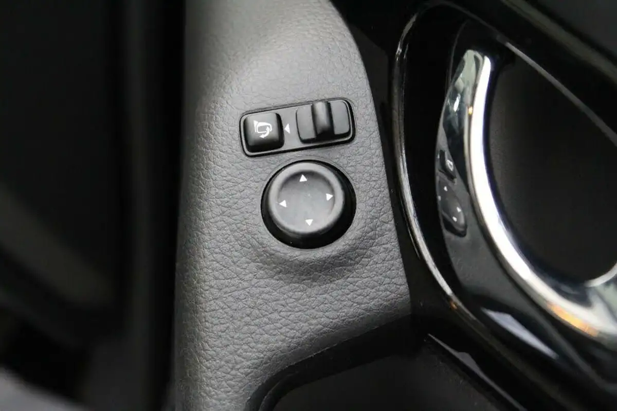 2019-nissan-qashqai-15dci-acenta-premium-heat-pack-big-34