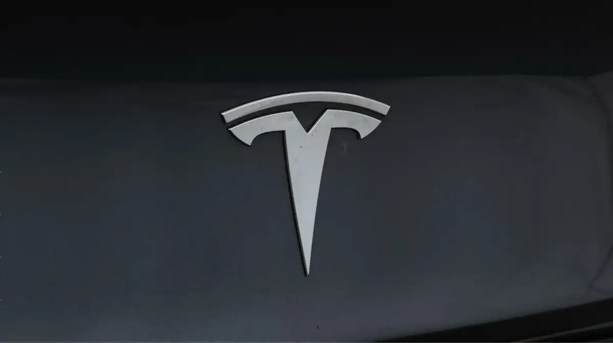 2022-tesla-model-3-e-long-range-big-21