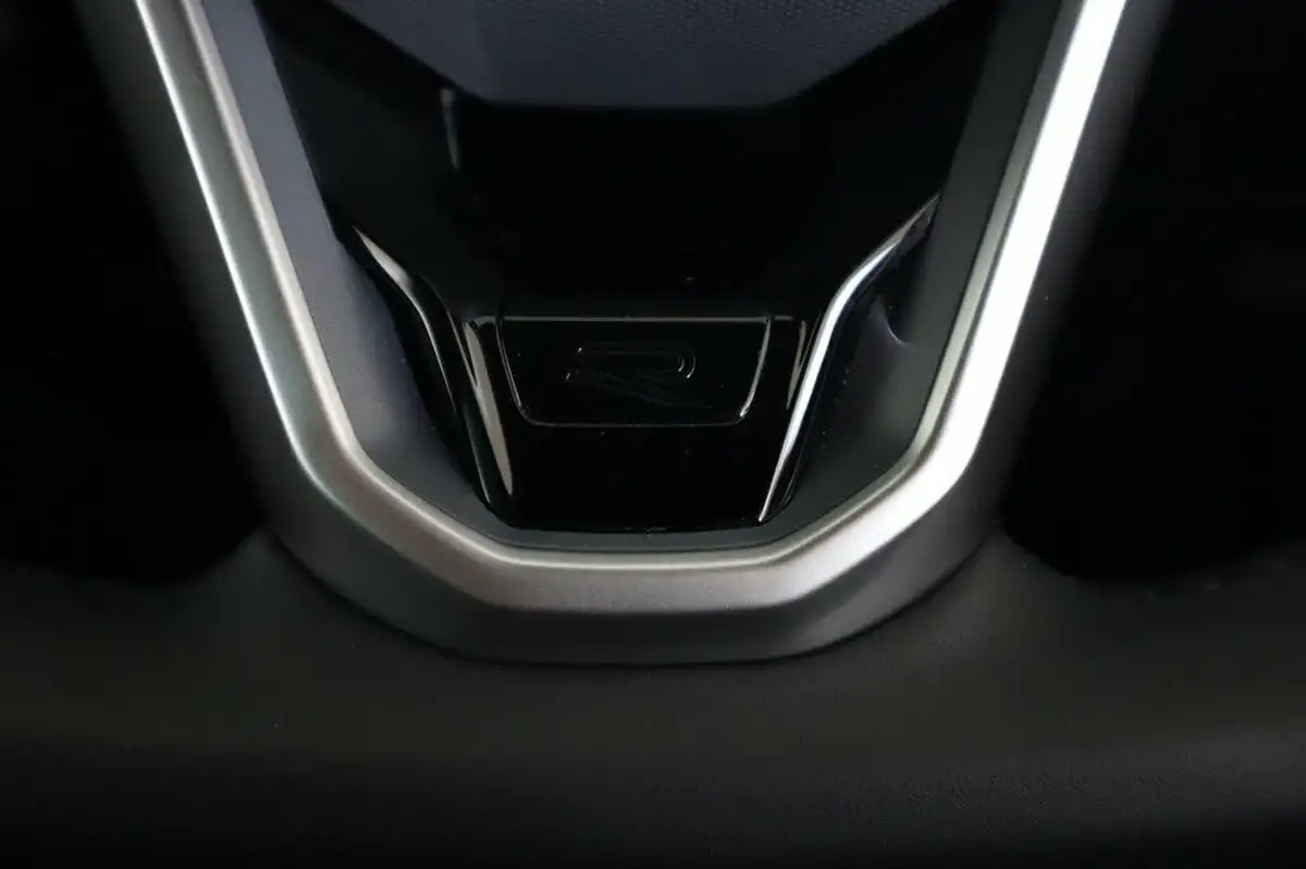 2021-volkswagen-tiguan-15-tsi-r-line-big-24