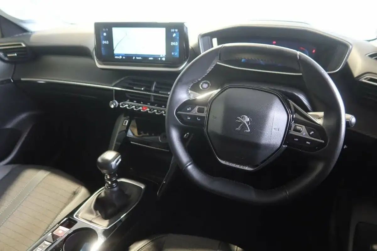 2022-peugeot-208-15-bluehdi-allure-premium-big-4