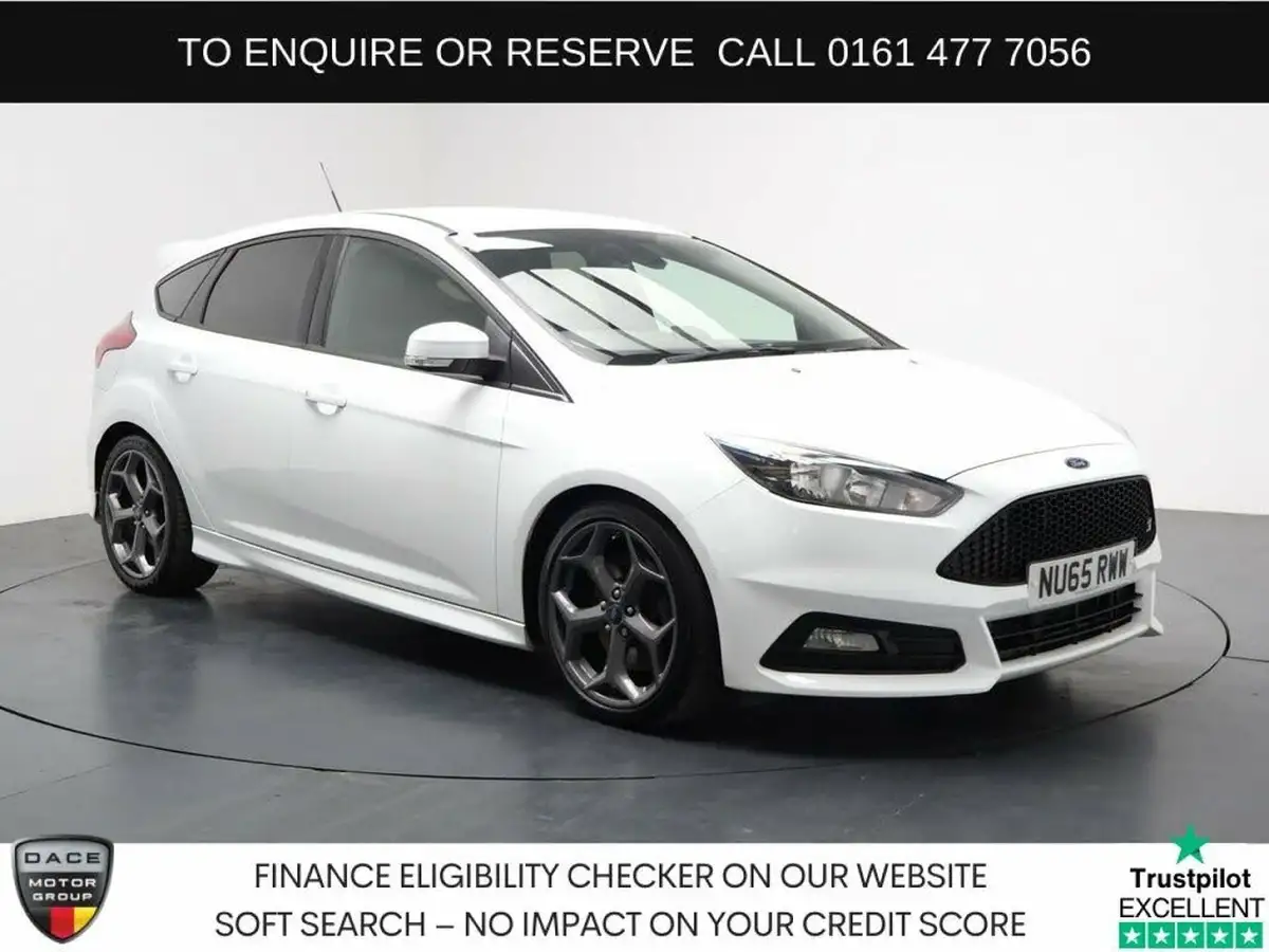 2015-ford-focus-20tdci-st2-hatchback-big-0