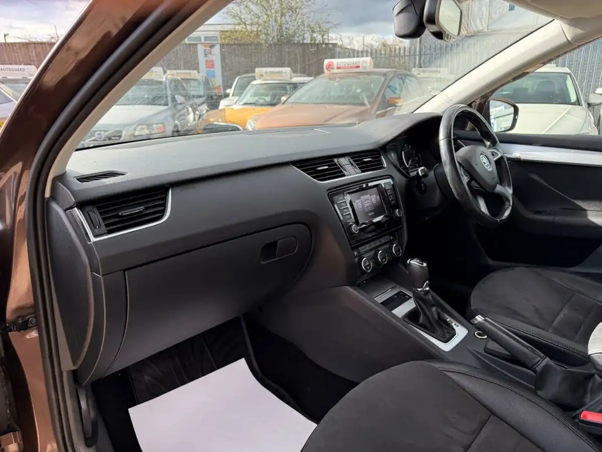 2013-skoda-octavia-14-elegance-140ps-estate-1395cc-big-53