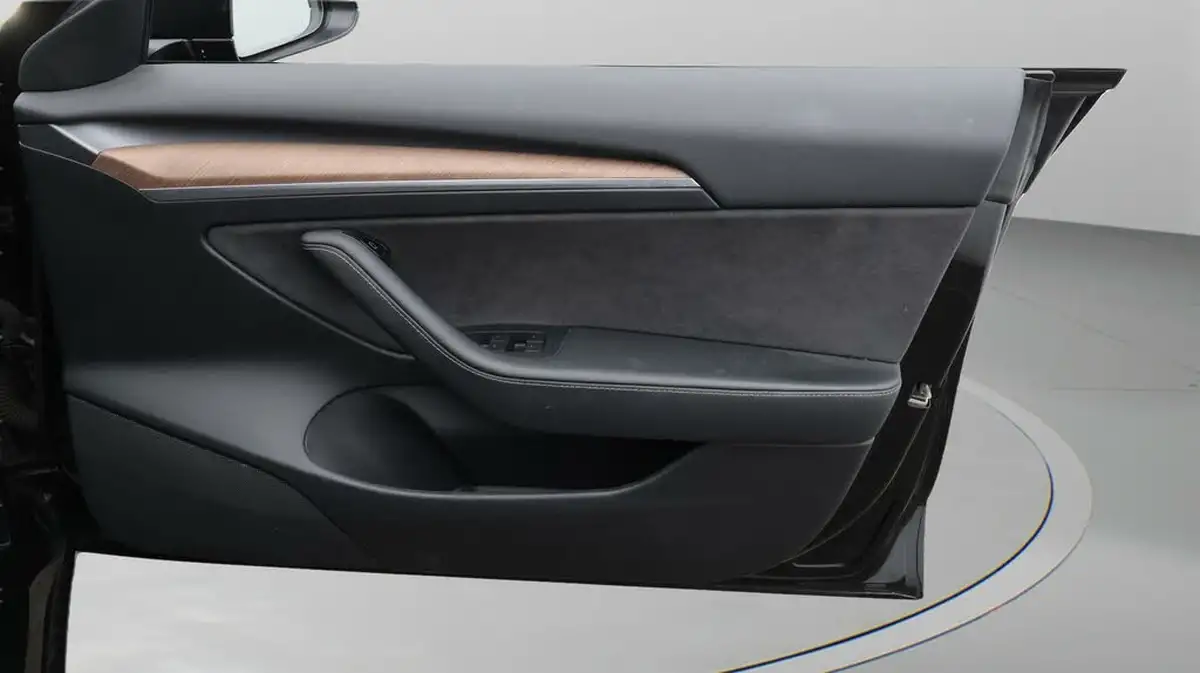 2021-tesla-model-3-e-long-range-4x4-big-15