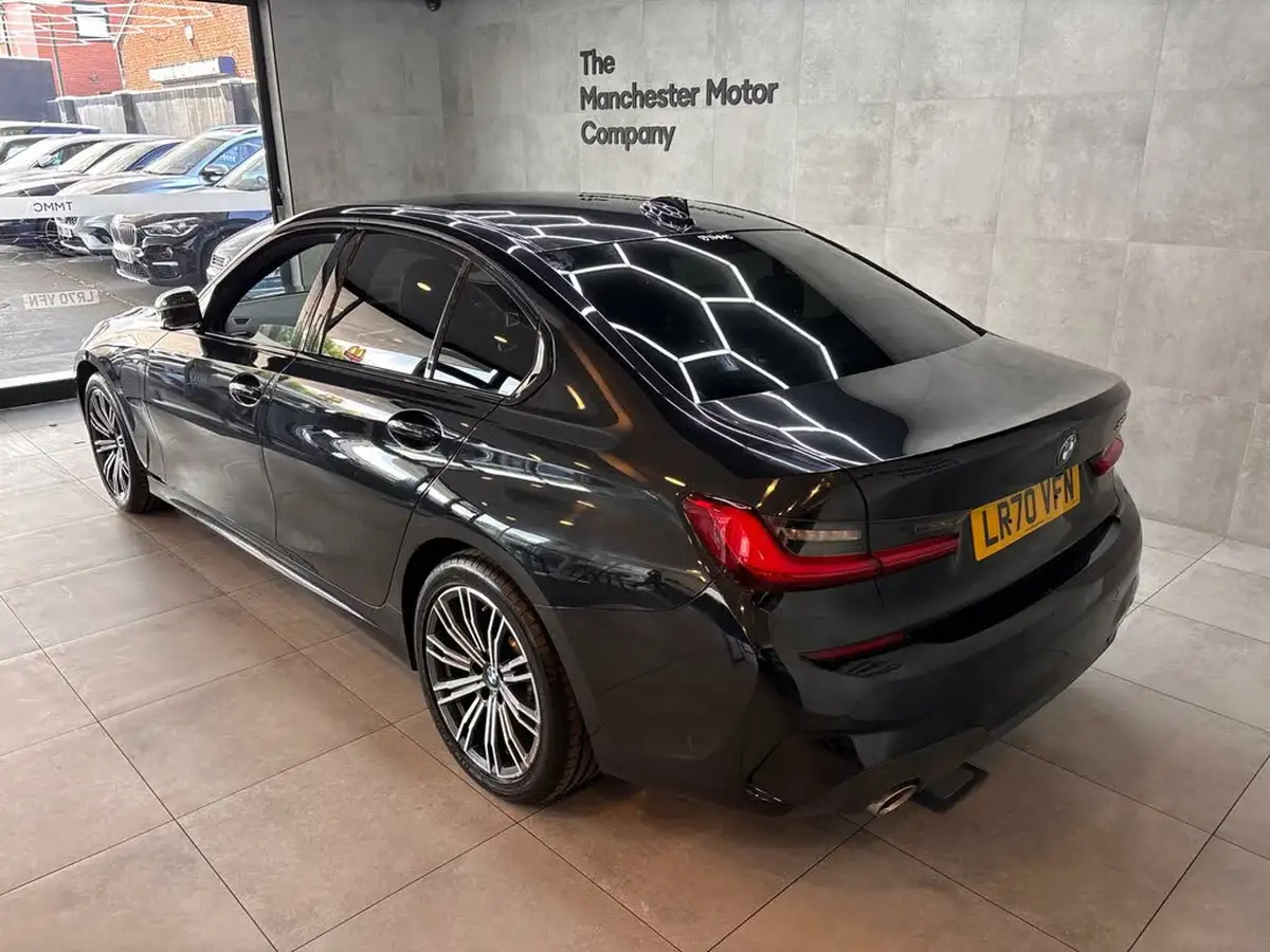 2020-bmw-3-series-20-330e-m-sport-saloon-4d-big-9