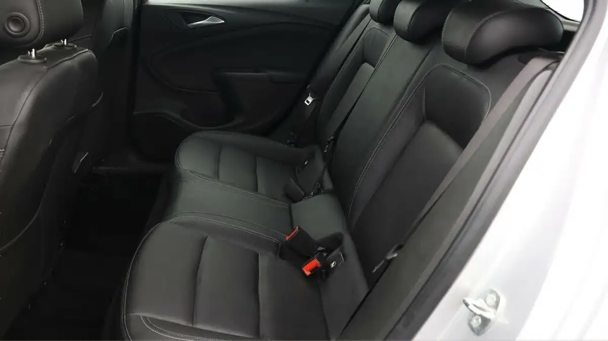 2020-vauxhall-astra-12-turbo-elite-nav-big-15