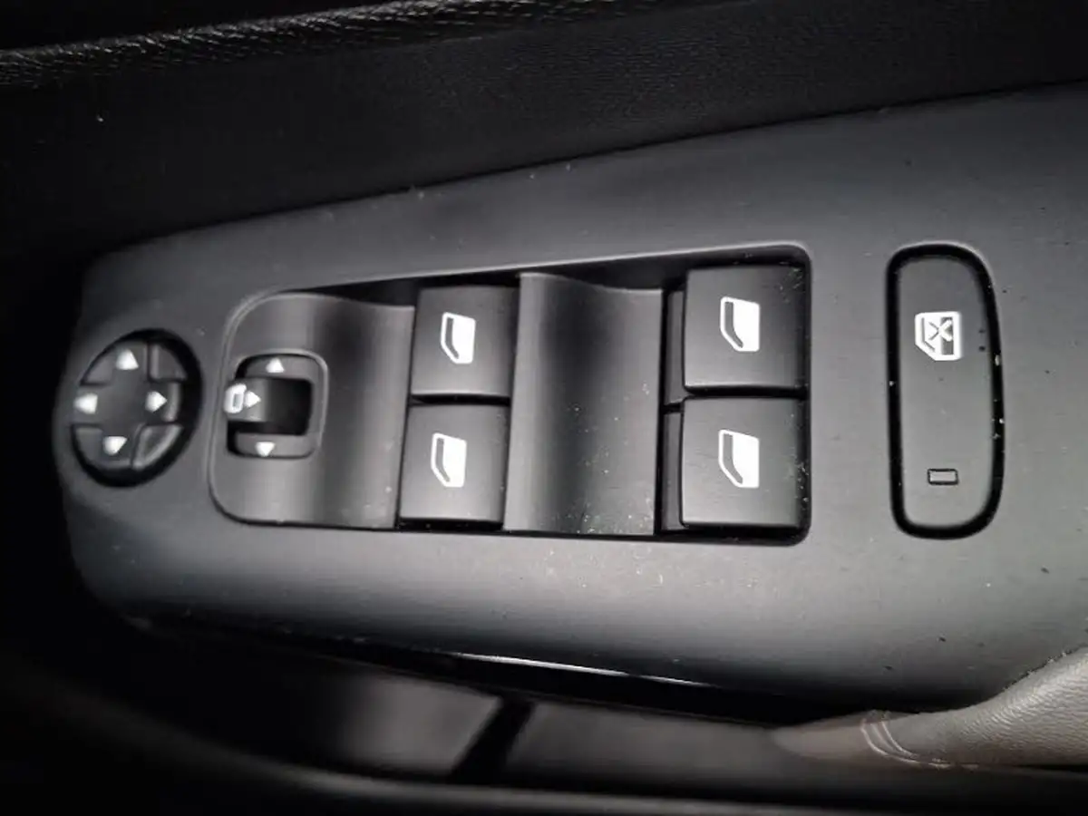 2022-citroen-c5-aircross-15bluehdi-shine-ss-big-13