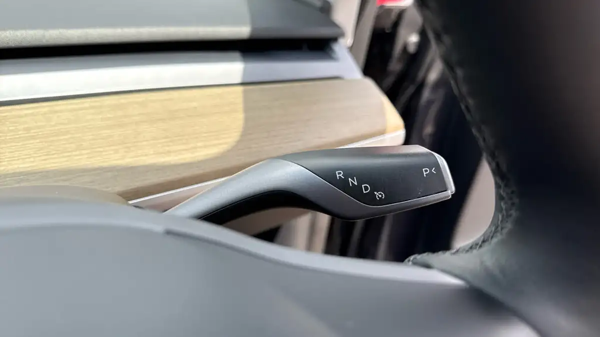2023-tesla-model-y-e-rwd-big-28