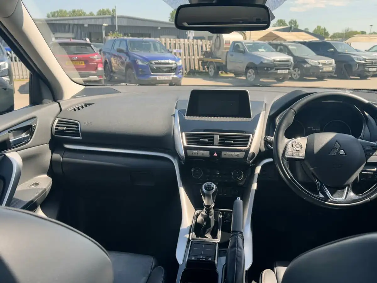 2021-mitsubishi-eclipse-cross-15-exceed-big-12