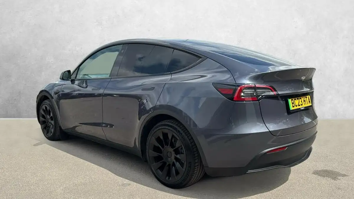 2023-tesla-model-y-e-rwd-big-4