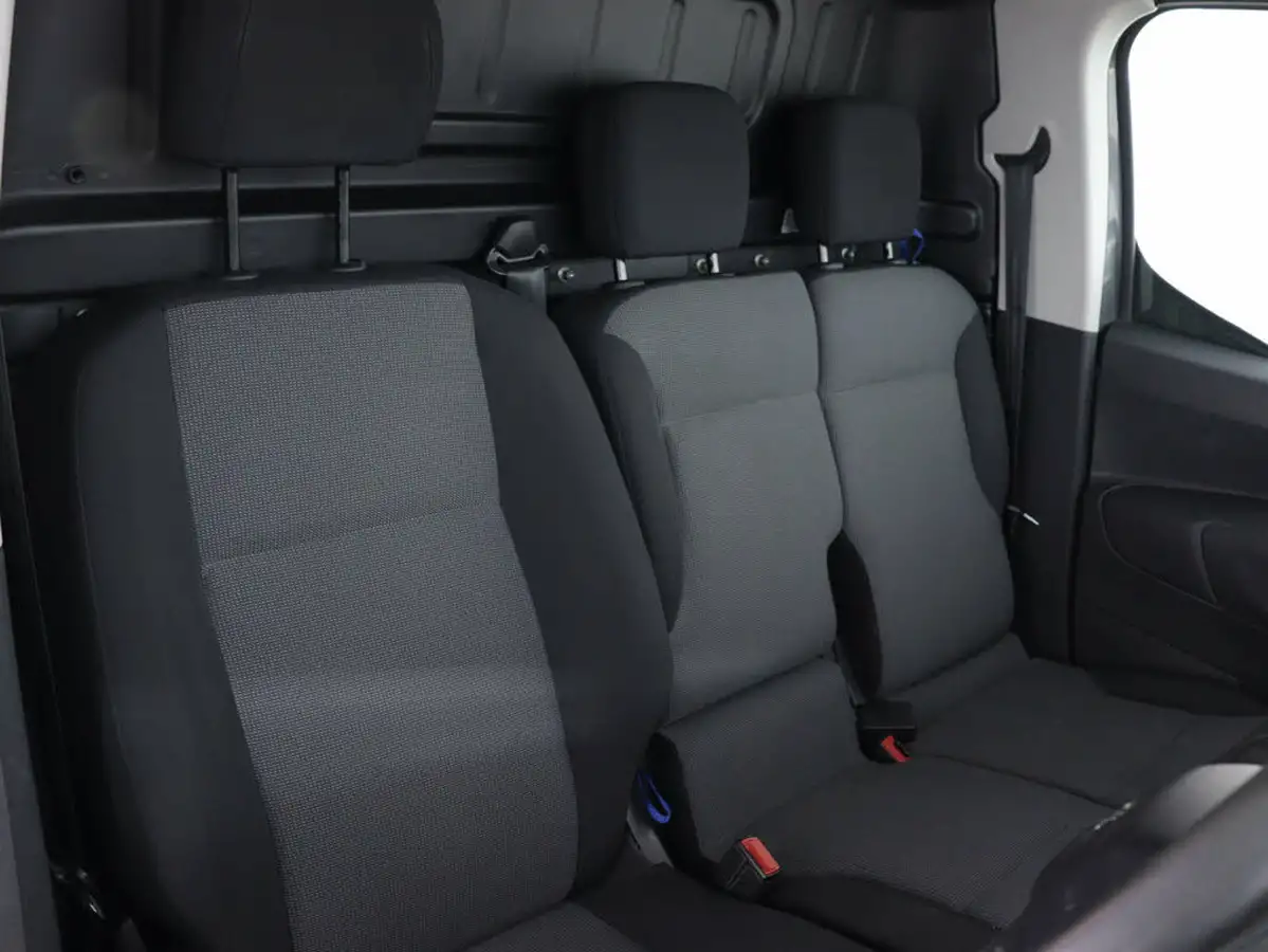 2019-peugeot-partner-16bluehdi-1000-professional-big-28