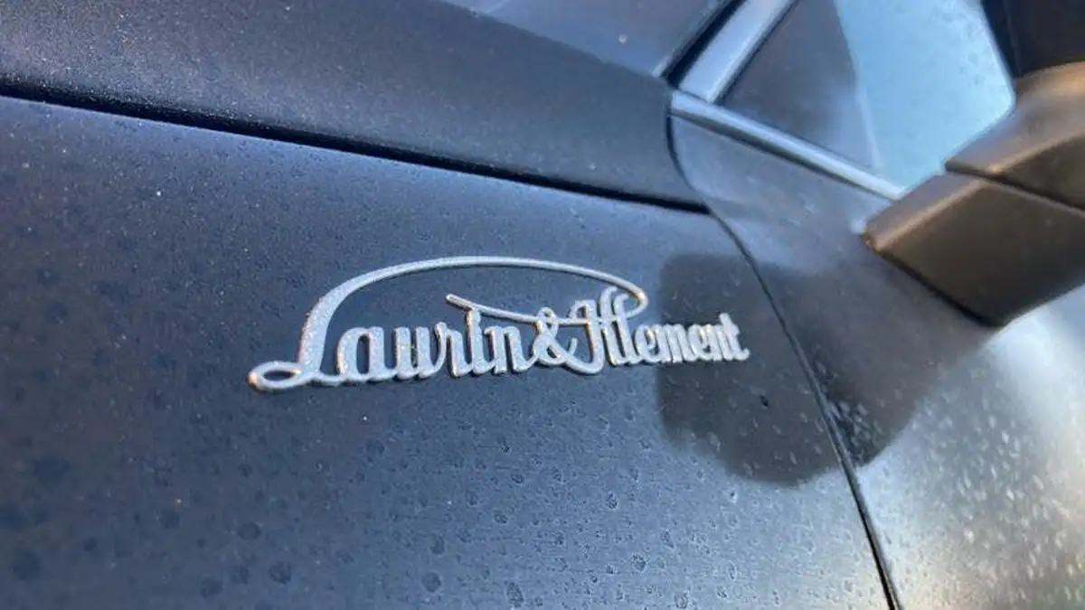 2025-skoda-superb-20tdi-laurin-klement-193ps-4x4-estate-big-14