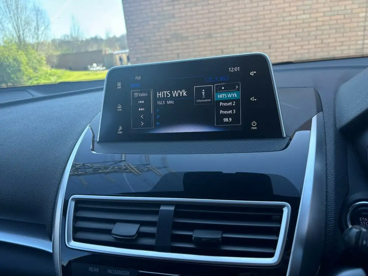 2019-mitsubishi-eclipse-cross-15-3-big-30