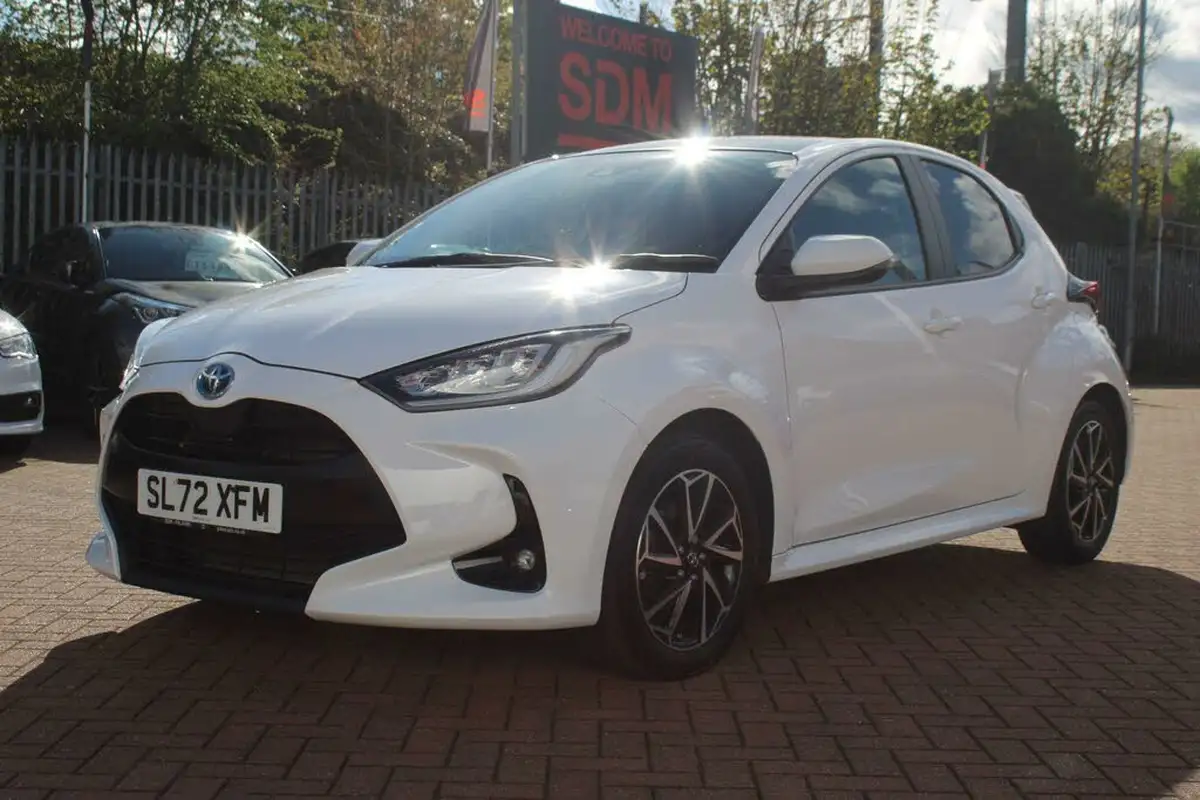 2022-toyota-yaris-15-vvt-i-design-big-8