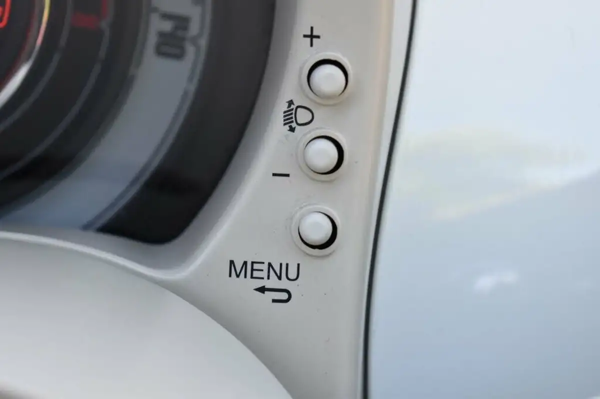 2014-fiat-500-12-pop-big-13