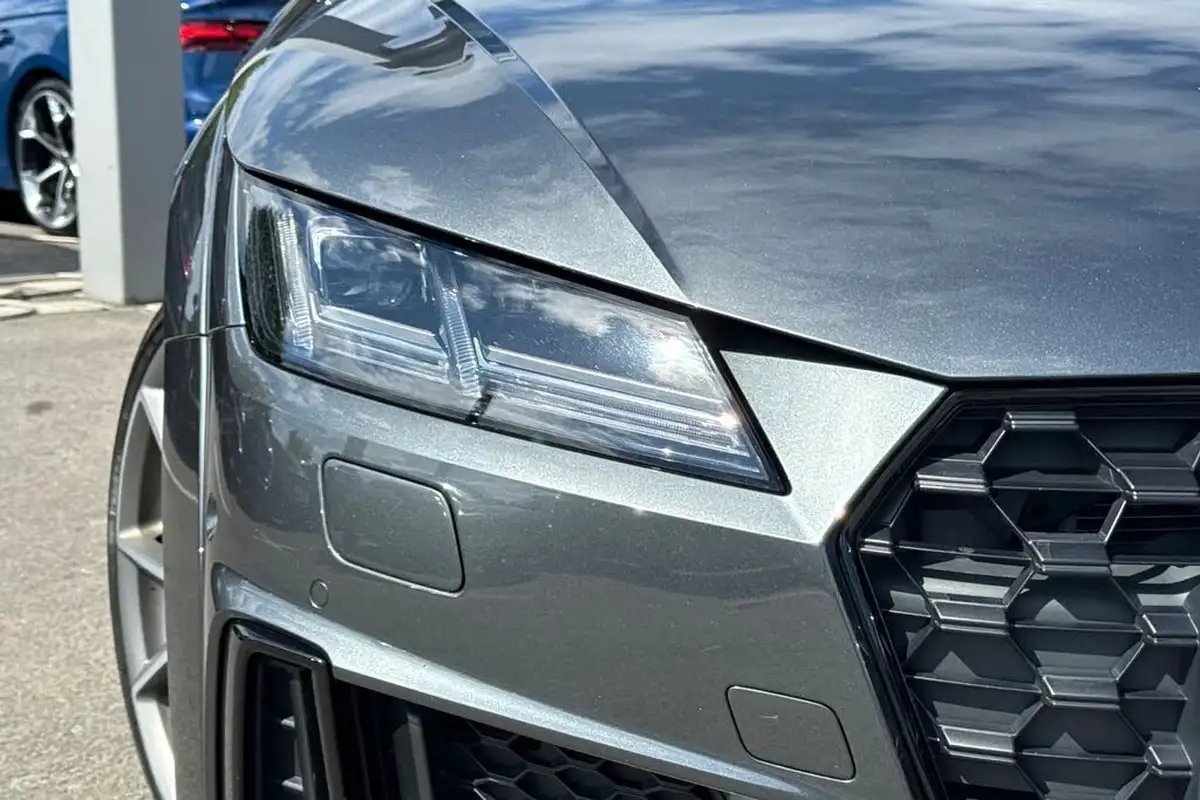 2022-audi-tt-coupe-20-40-tfsi-black-edition-big-7