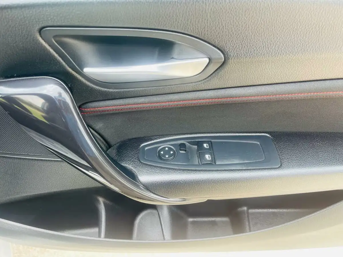 2013-bmw-1-series-16-116i-sport-ss-3d-big-38