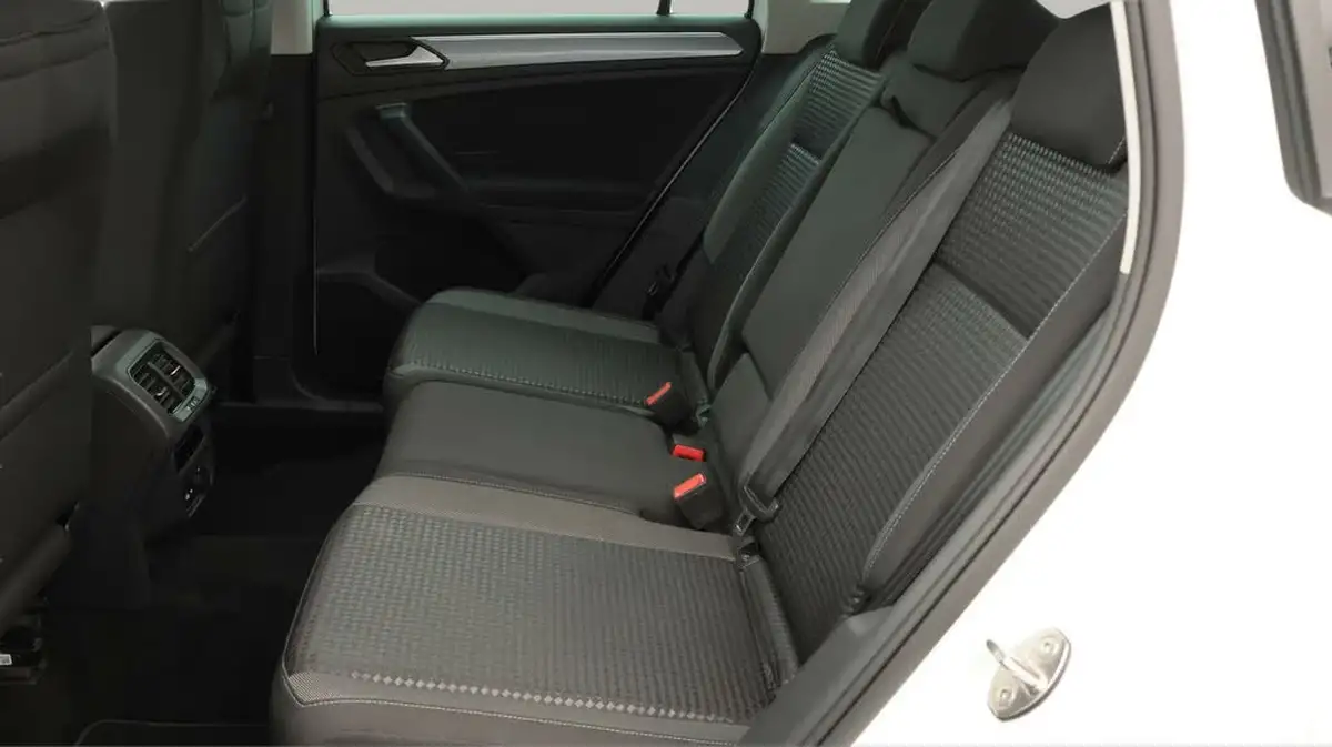 2022-volkswagen-tiguan-15-tsi-active-130ps-big-16