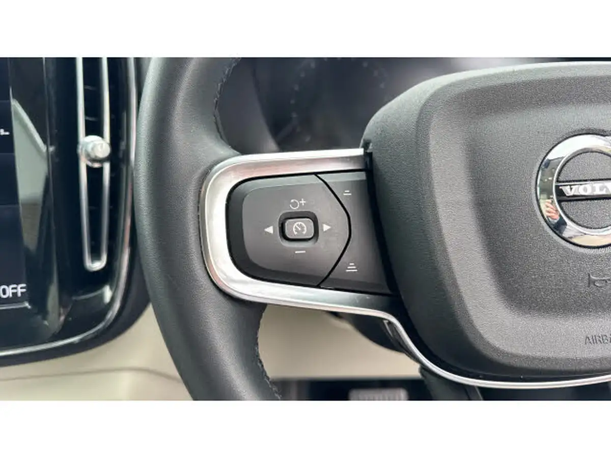 2022-volvo-xc40-15-t5-inscription-pro-big-17