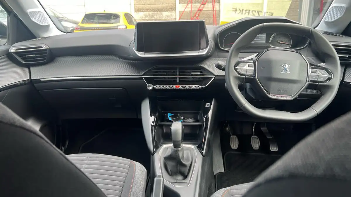 2022-peugeot-208-12-puretech-active-premium-75ps-big-3