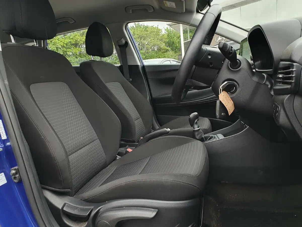 2022-hyundai-i20-10-t-gdi-se-connect-eclutch-imt-big-9