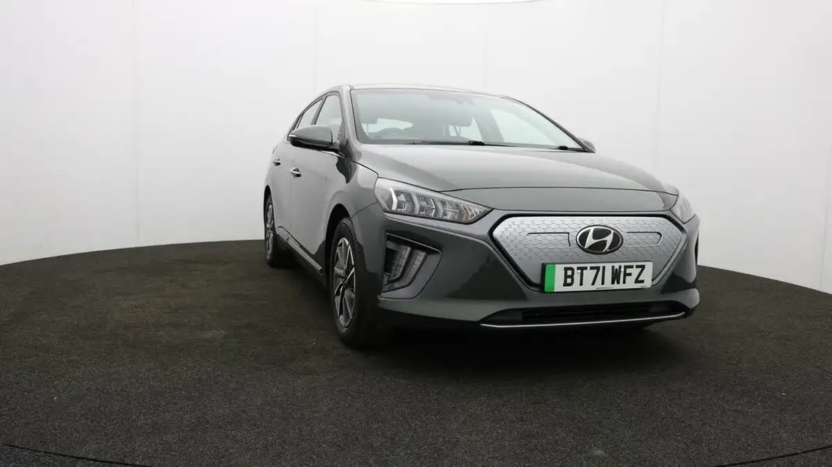 2022-hyundai-ioniq-e-premium-electric-big-50