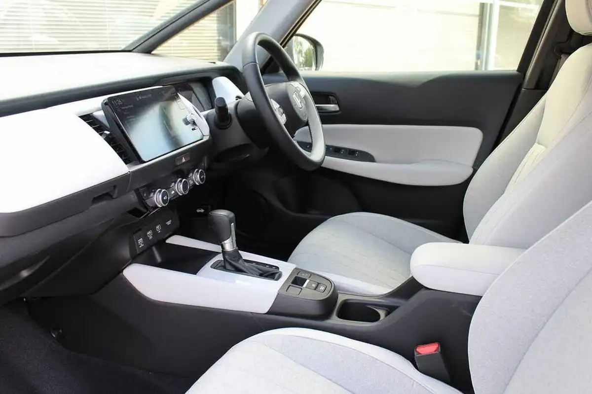 2022-honda-jazz-15-i-mmd-ex-107ps-big-1