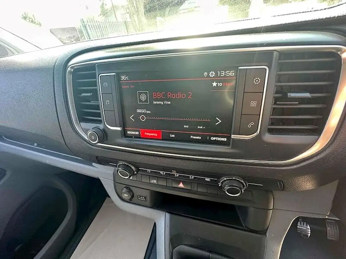 2020-citroen-dispatch-15bluehdi-enterprise-xl-1000-100pseu6dt-e-big-43