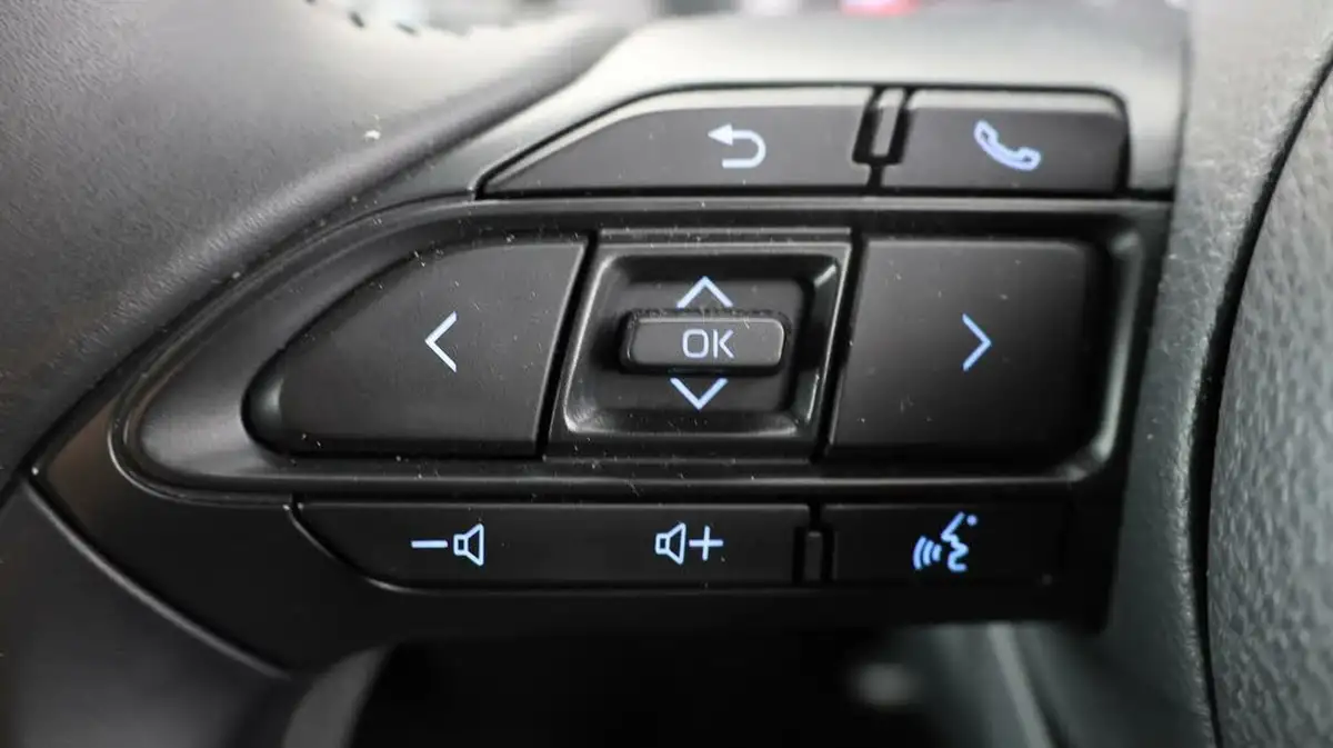 2022-toyota-aygo-x-10-vvt-i-edge-big-23