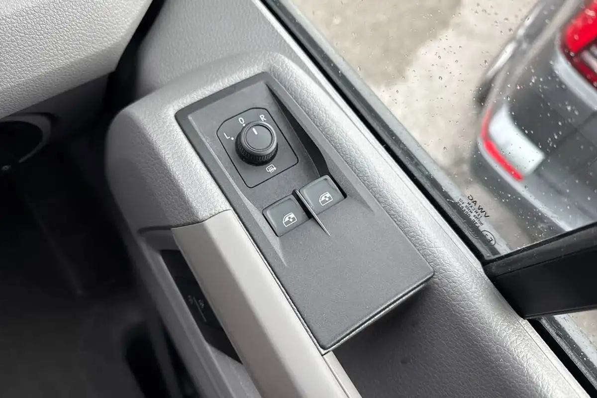 2024-volkswagen-crafter-big-47