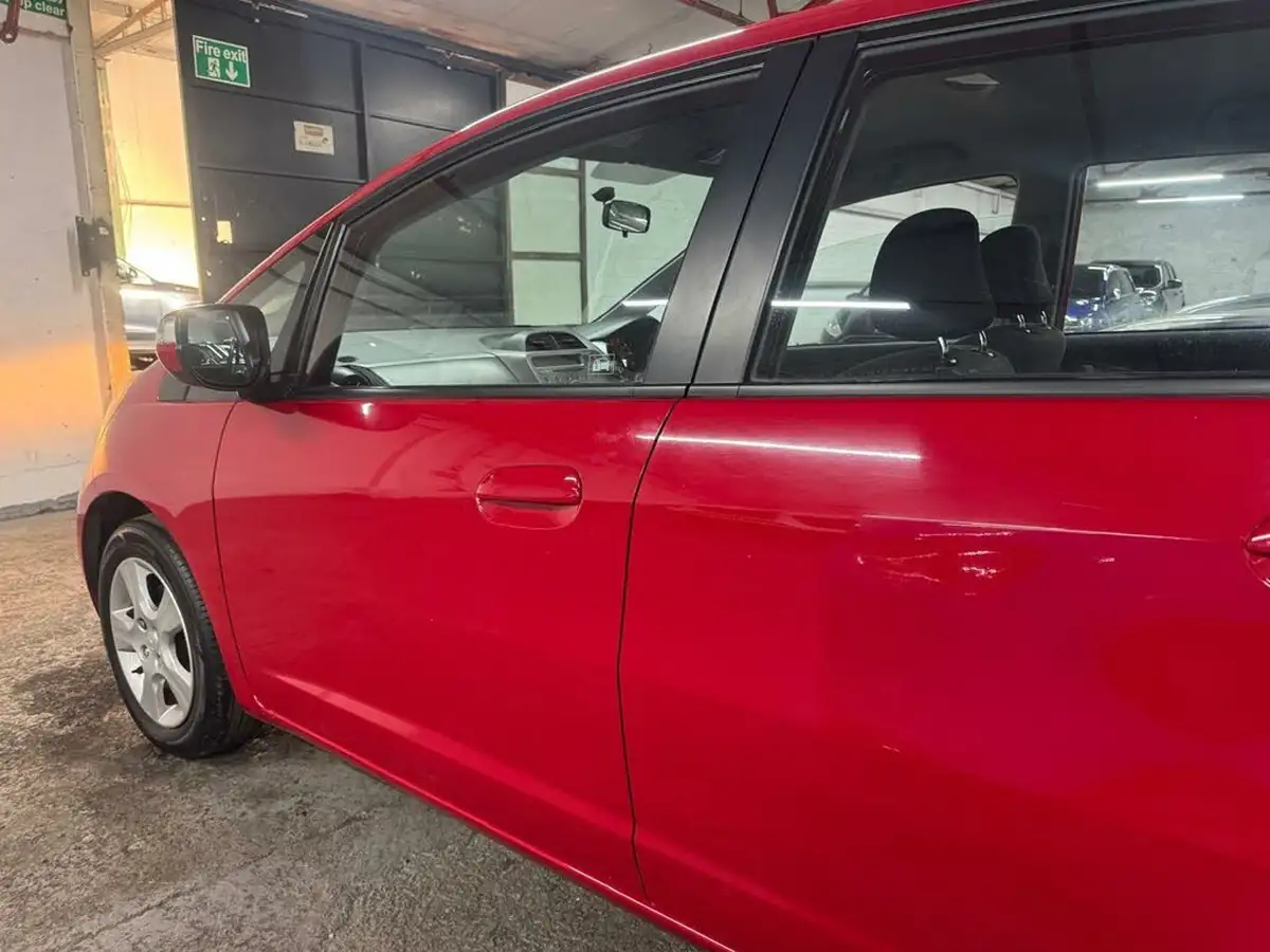 2010-honda-jazz-14-es-big-22