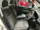 2012-fiat-doblo-small-11