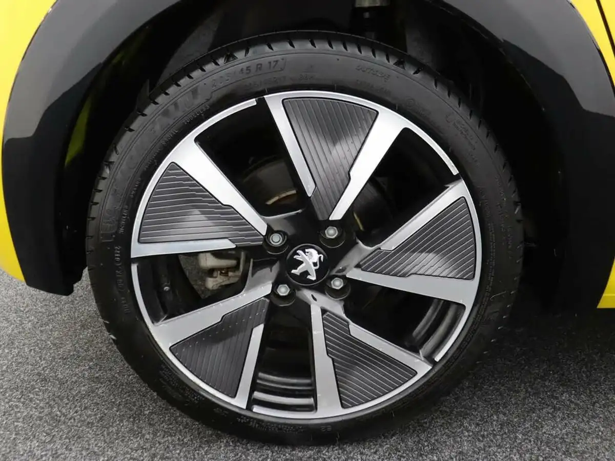 2022-peugeot-208-e-gt-136bhp-50kwh-big-6