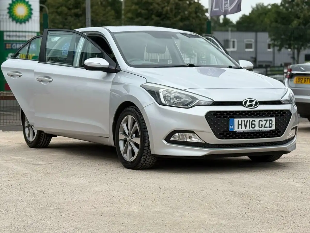 2016-hyundai-i20-12-blue-drive-se-hatchback-5d-big-13