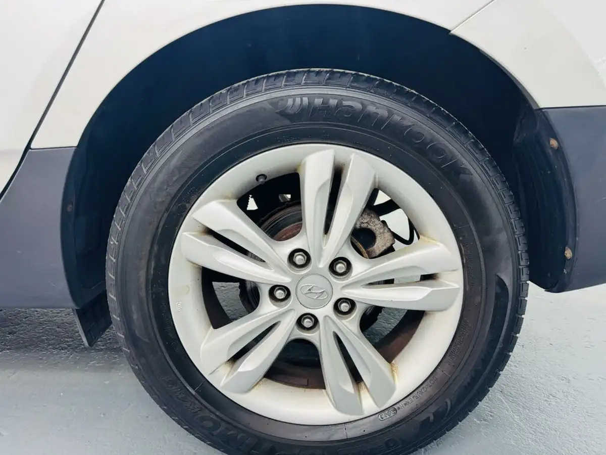 2011-hyundai-ix35-17td-style-big-20