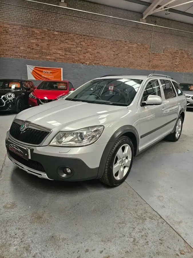 2013-skoda-octavia-20td-scout-cr-140bhp-big-2