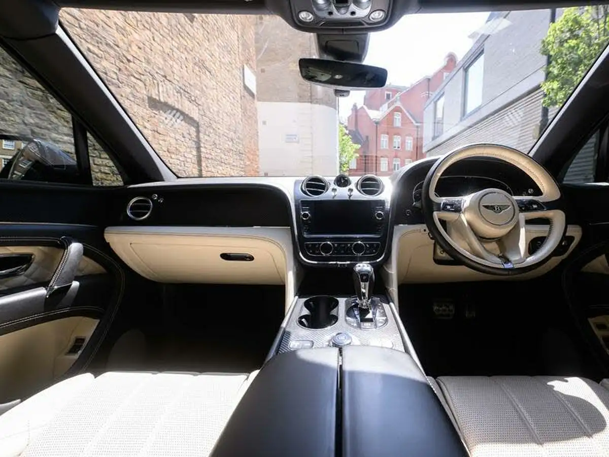 2016-bentley-bentayga-60-w12-big-3