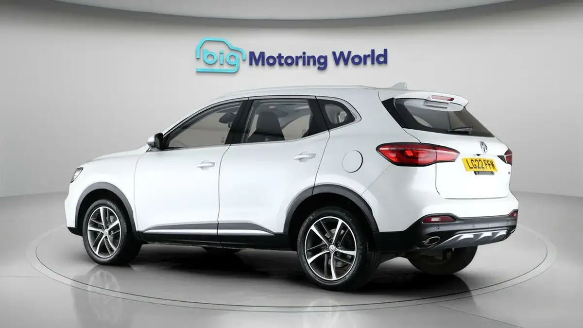 2022-mg-hs-15t-gdi-exclusive-162ps-big-4