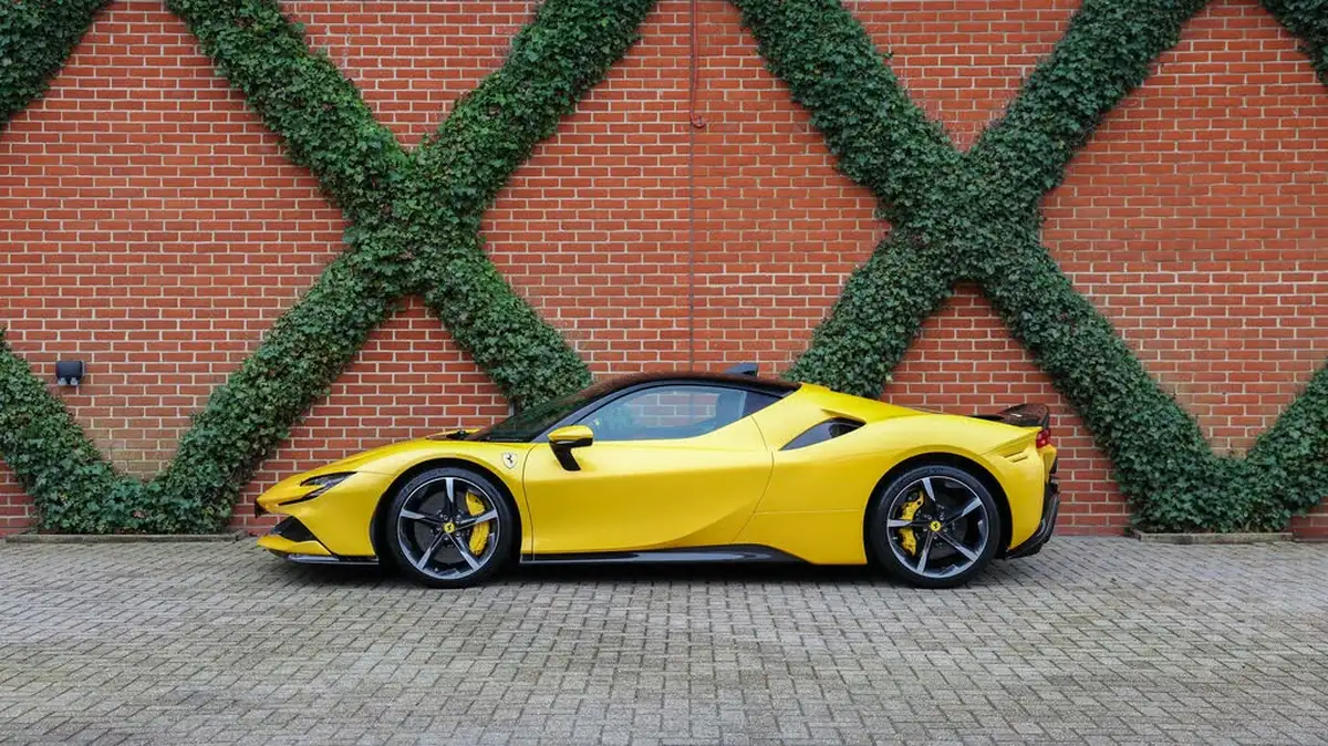 2021-ferrari-sf90-stradale-big-3