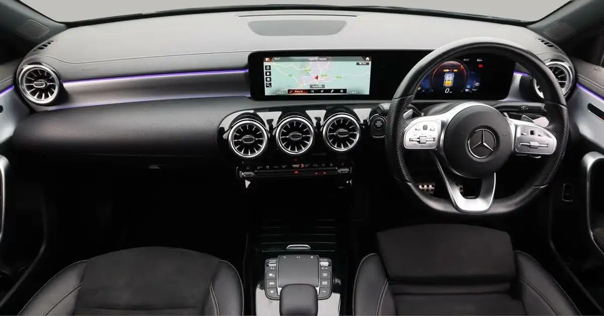 2021-mercedes-benz-a-class-20-a250-amg-line-executive-edition-saloon-4d-big-13