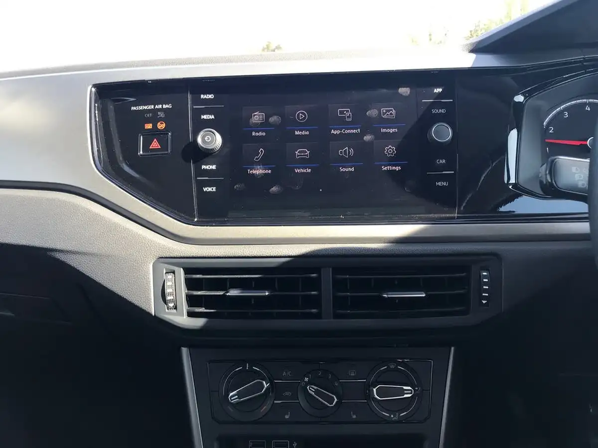 2018-volkswagen-polo-10-tsi-se-big-15