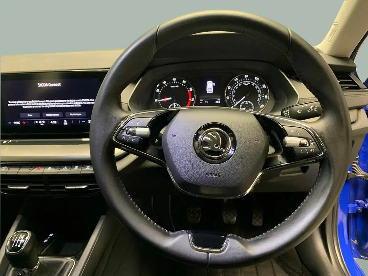 2022-skoda-octavia-10-tsi-se-110ps-hatchback-big-17