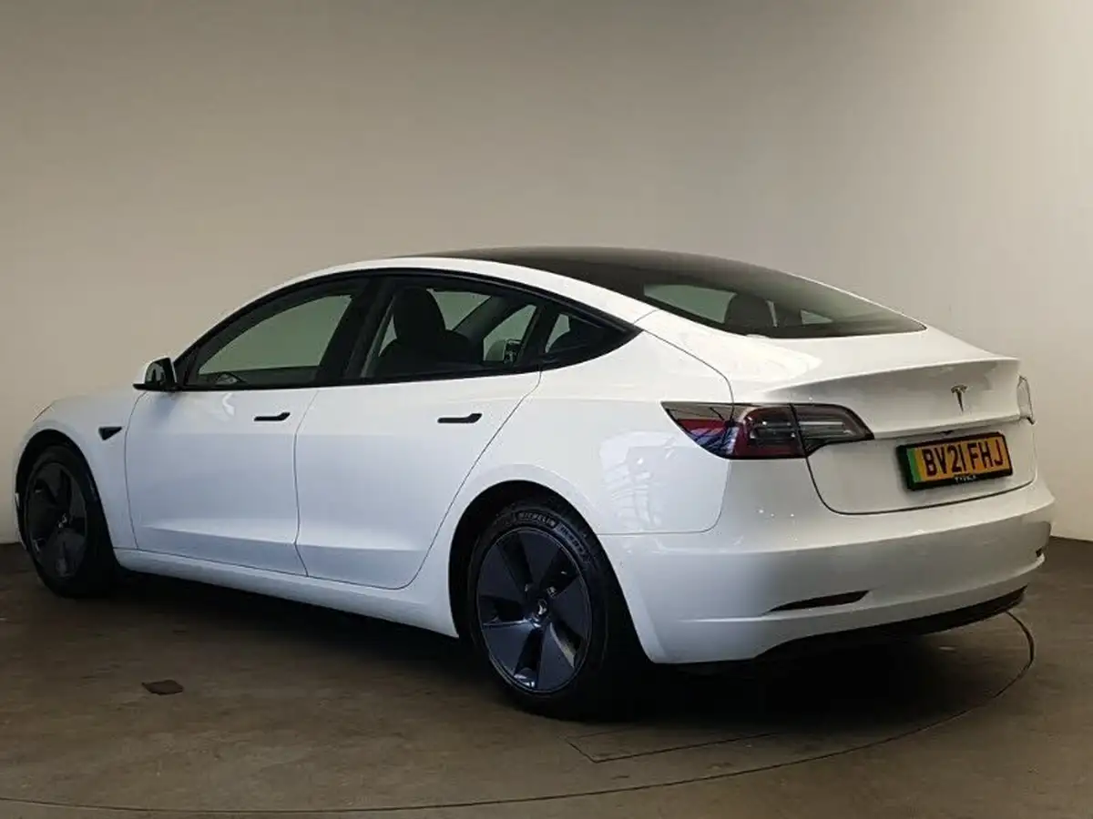 2021-tesla-model-3-e-long-range-4x4-big-1