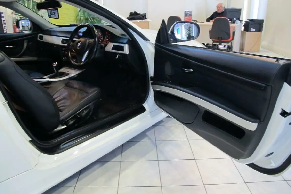 2011-bmw-3-series-20-320i-se-coupe-2d-1995cc-big-21