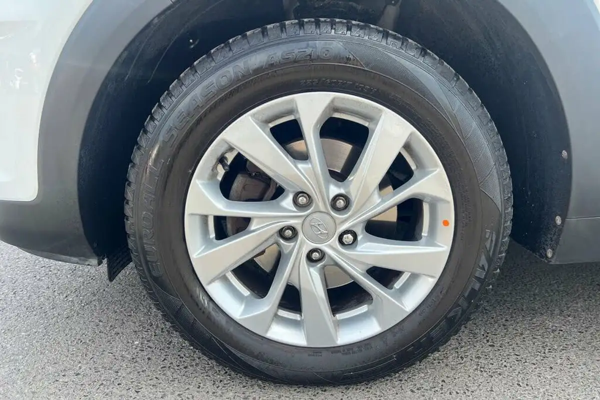 2021-hyundai-tucson-16crdi-se-nav-136ps-dct-big-33