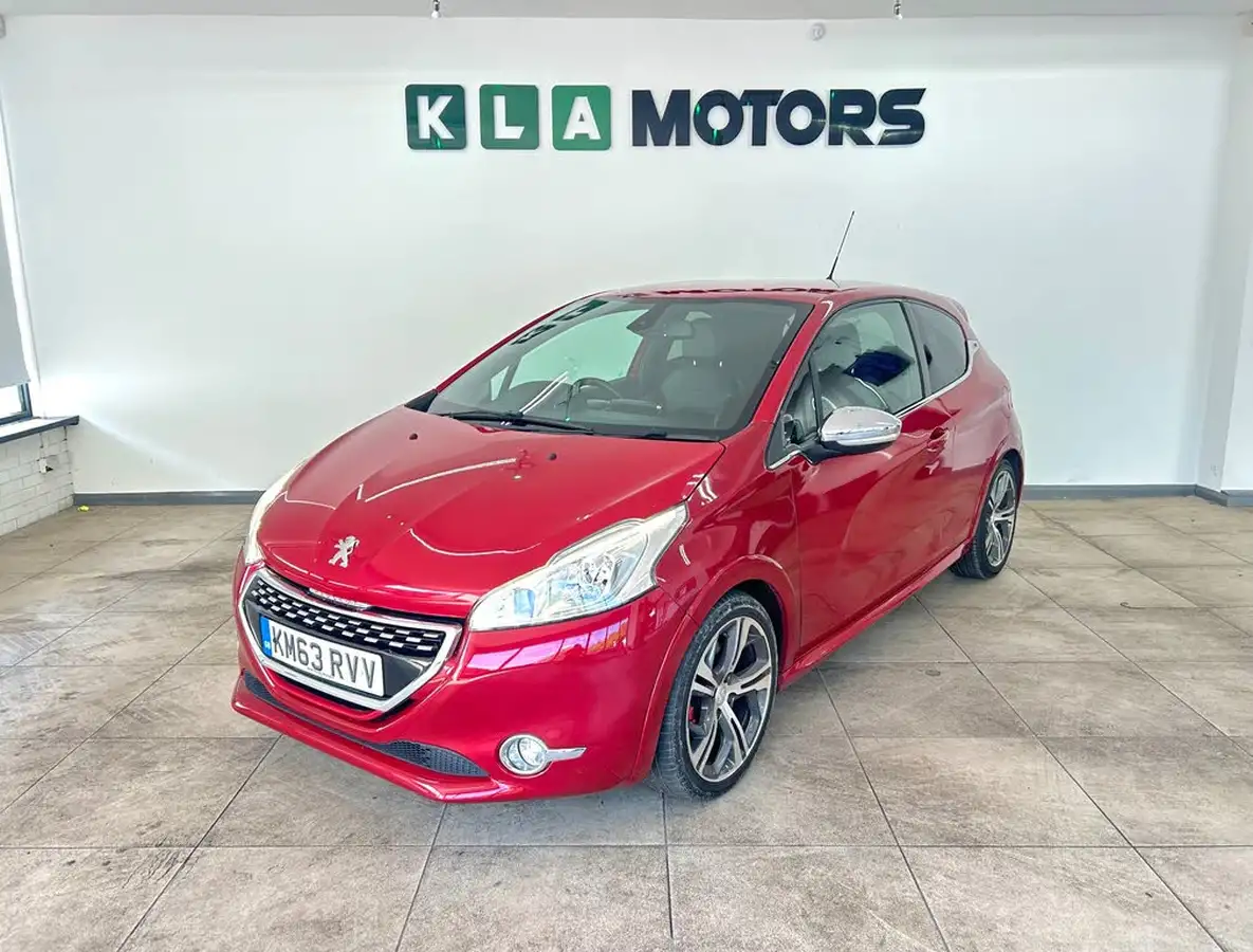 2013-peugeot-208-16-gti-big-0
